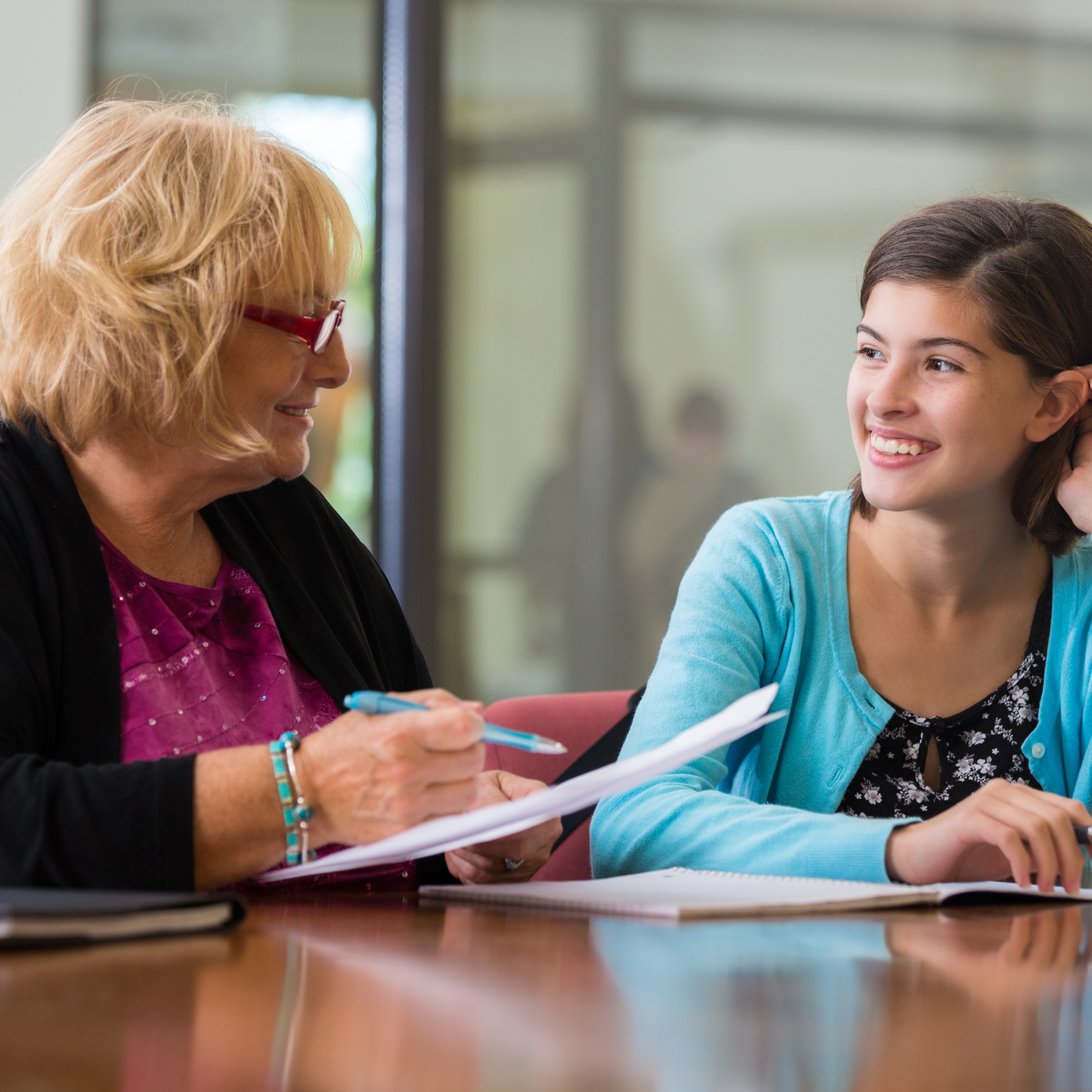 counselor and student work together